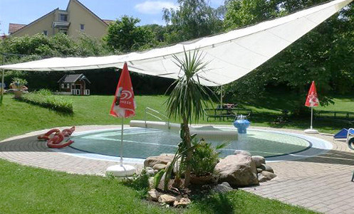 Schwimmbecken05